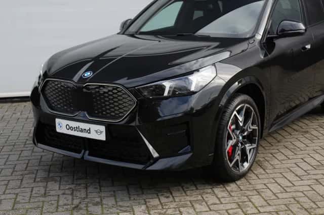 BMW iX2 (2026) thumbnail 4