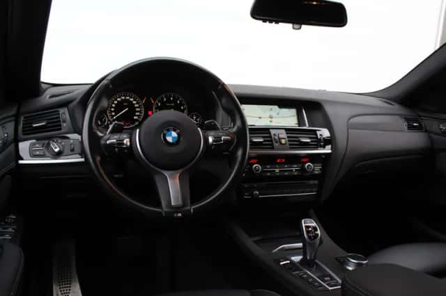 BMW X4 (2018) thumbnail 3