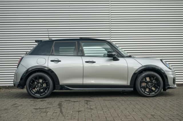 MINI Hatchback (2025) thumbnail 3