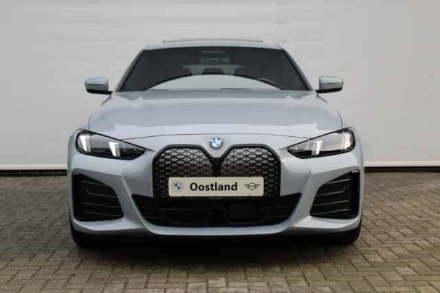 BMW i4 (2026) thumbnail 2