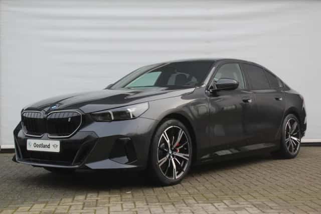 BMW i5 (2026) thumbnail 1