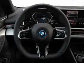 BMW i5 (2026) thumbnail 3