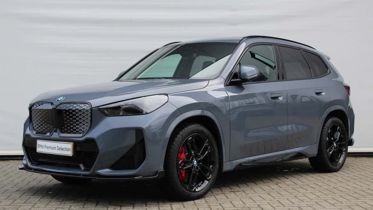 BMW iX1 (2026) — foto 1