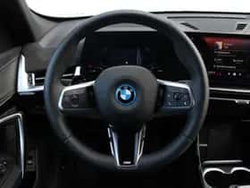 BMW iX1 (2026) thumbnail 4