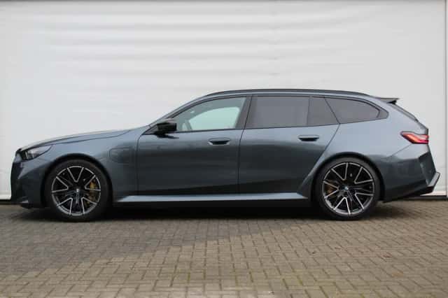 BMW M5 (2025) thumbnail 4