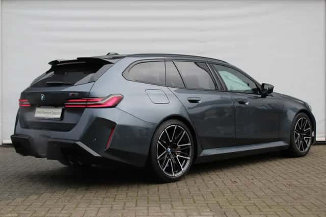 BMW M5 (2025) thumbnail 5