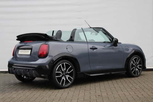 MINI Cabrio (2025) thumbnail 6