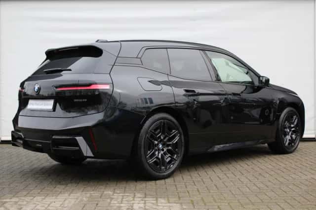 BMW iX (2025) thumbnail 2