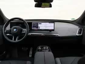 BMW iX (2025) thumbnail 13