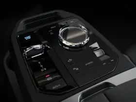 BMW iX (2025) thumbnail 22