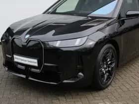 BMW iX (2025) thumbnail 25