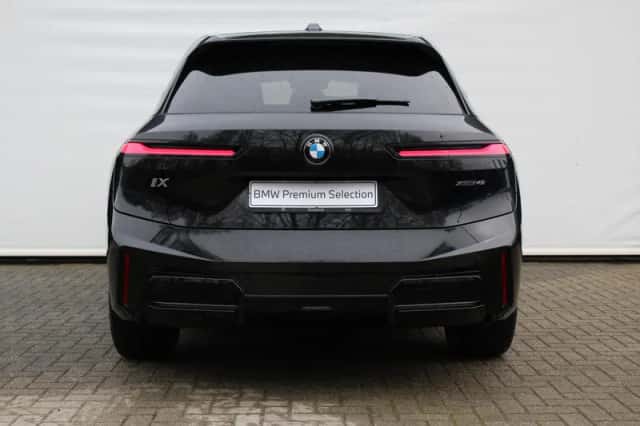 BMW iX (2025) thumbnail 6