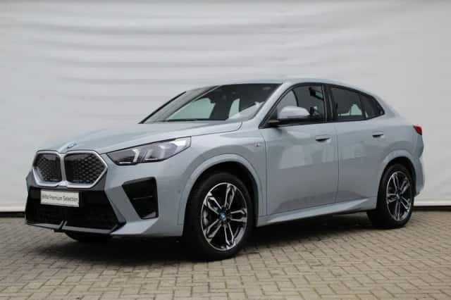 BMW iX2 (2025) thumbnail 1