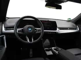 BMW iX2 (2025) thumbnail 12