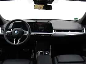 BMW iX2 (2025) thumbnail 13