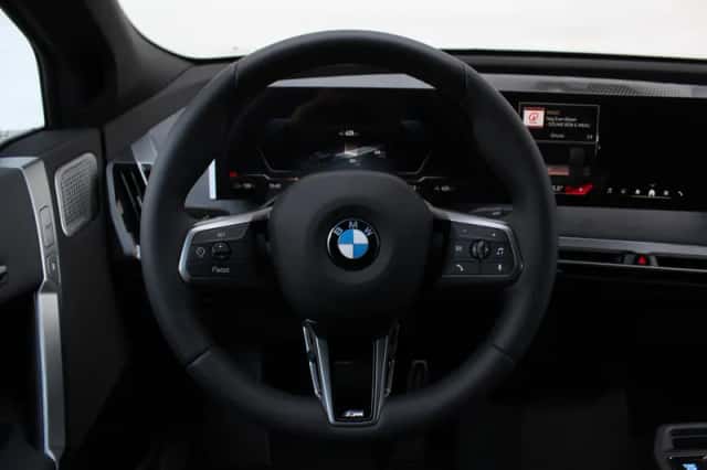 BMW iX (2026) thumbnail 4