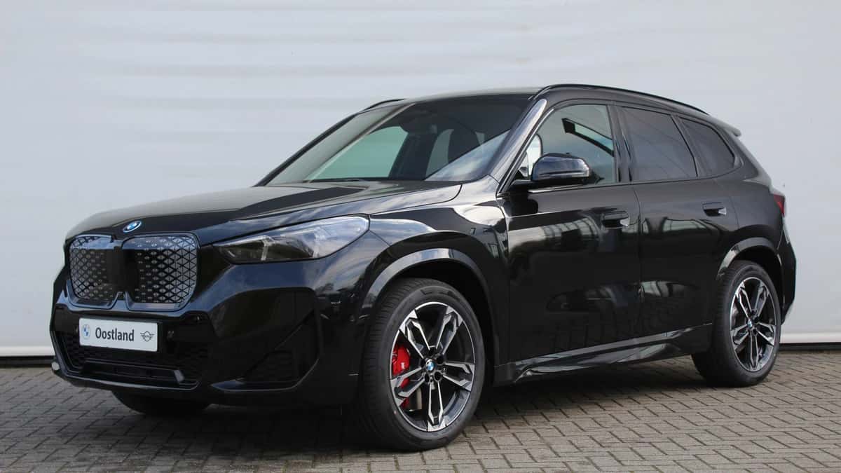 BMW iX1 (2026) — foto 1
