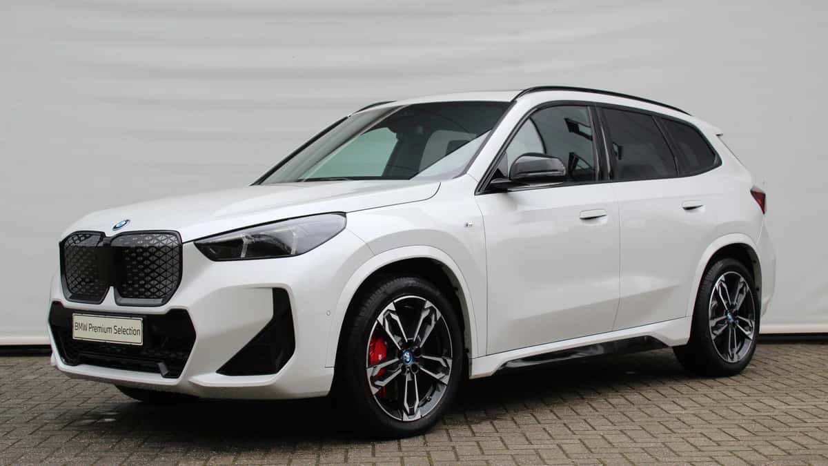 BMW iX1 (2025) — foto 1
