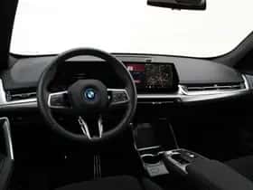 BMW iX1 (2025) thumbnail 12