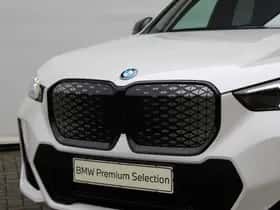 BMW iX1 (2025) thumbnail 15