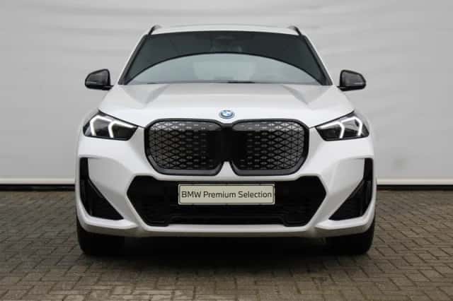 BMW iX1 (2025) thumbnail 5