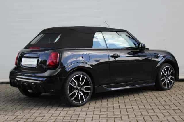 MINI Cabrio (2026) thumbnail 3