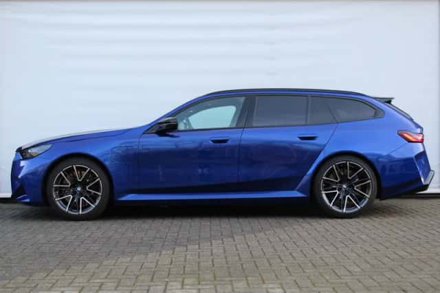 BMW M5 (2025) thumbnail 6