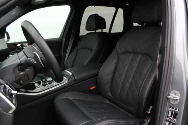 BMW X5 (2025) thumbnail 6