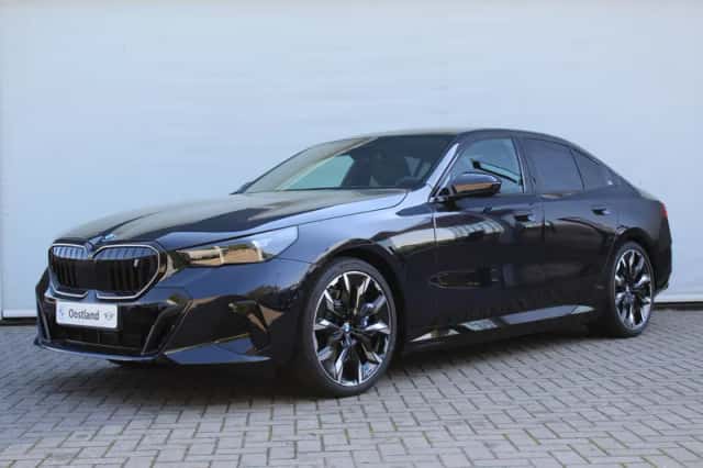 BMW i5 (2026) thumbnail 1
