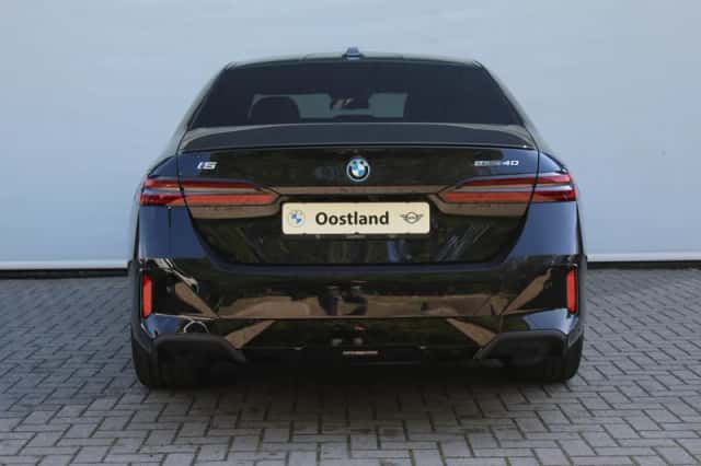 BMW i5 (2026) thumbnail 5