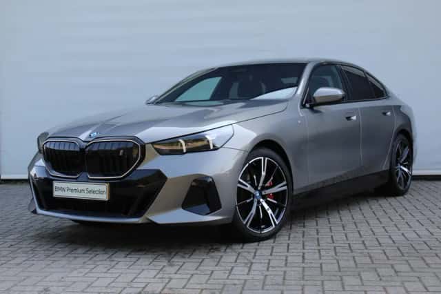 BMW i5 (2026) thumbnail 1