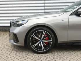 BMW i5 (2026) thumbnail 4