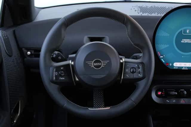 MINI Hatchback (2026) thumbnail 3