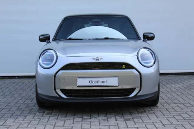 MINI Hatchback (2026) thumbnail 4