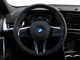 BMW iX2 (2026) thumbnail 3