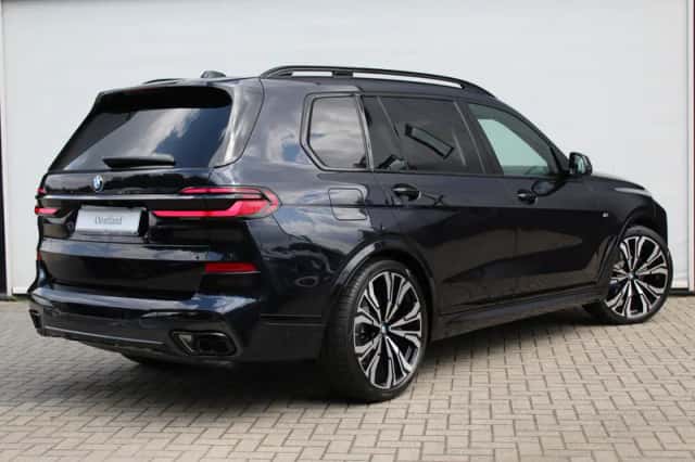BMW X7 (2026) thumbnail 2