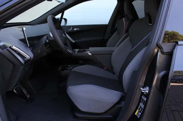BMW iX (2026) thumbnail 6