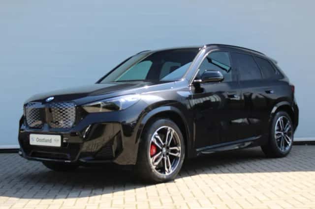 BMW iX1 (2026) thumbnail 1