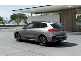 BMW iX1 (2026) thumbnail 2