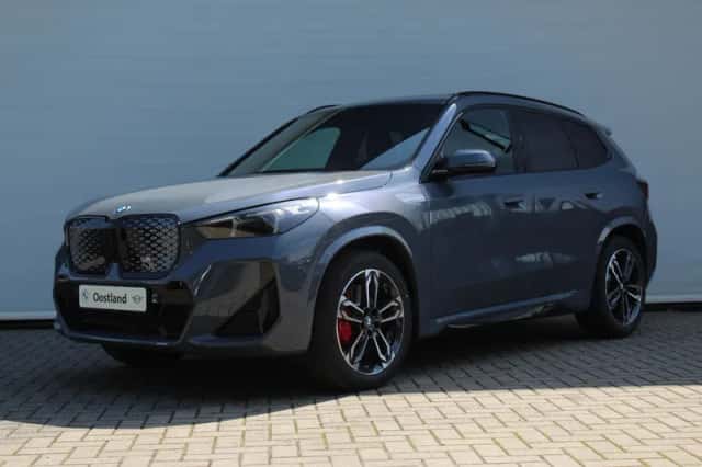 BMW iX1 (2026) thumbnail 1