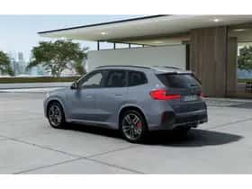 BMW iX1 (2026) thumbnail 2