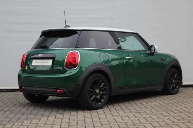 MINI Electric (2022) thumbnail 2