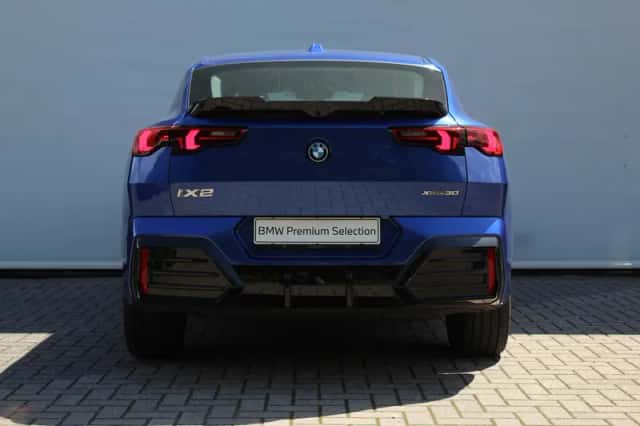 BMW iX2 (2025) thumbnail 6