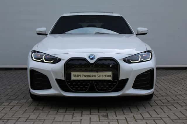 BMW i4 (2022) thumbnail 5