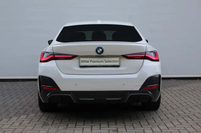 BMW i4 (2022) thumbnail 6