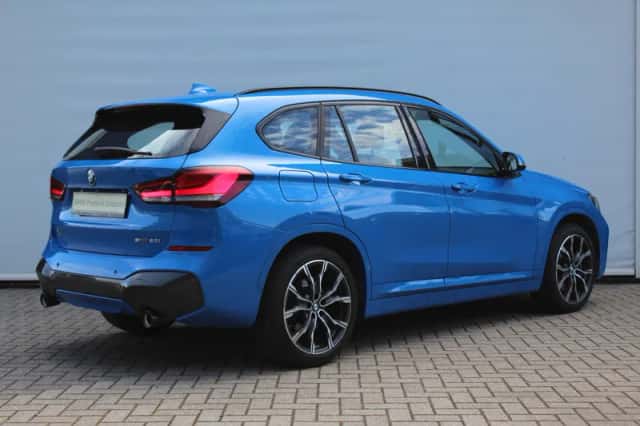 BMW X1 (2022) thumbnail 2