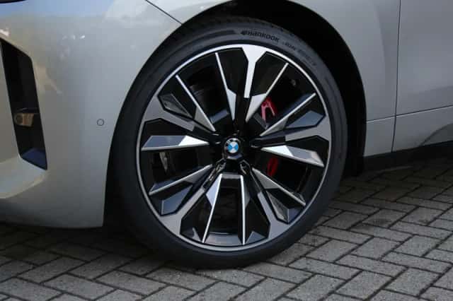 BMW iX (2026) thumbnail 5