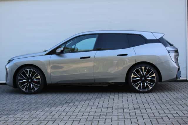 BMW iX (2026) thumbnail 6