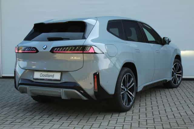 BMW iX3 (2026) thumbnail 4