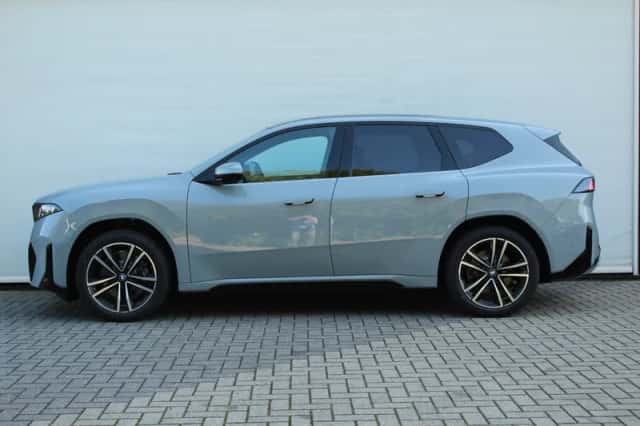 BMW iX3 (2026) thumbnail 5
